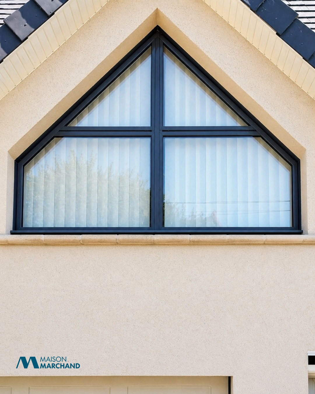 Pose de stores californiens sur mesure à Dieppe : une solution adaptée aux formes atypiques