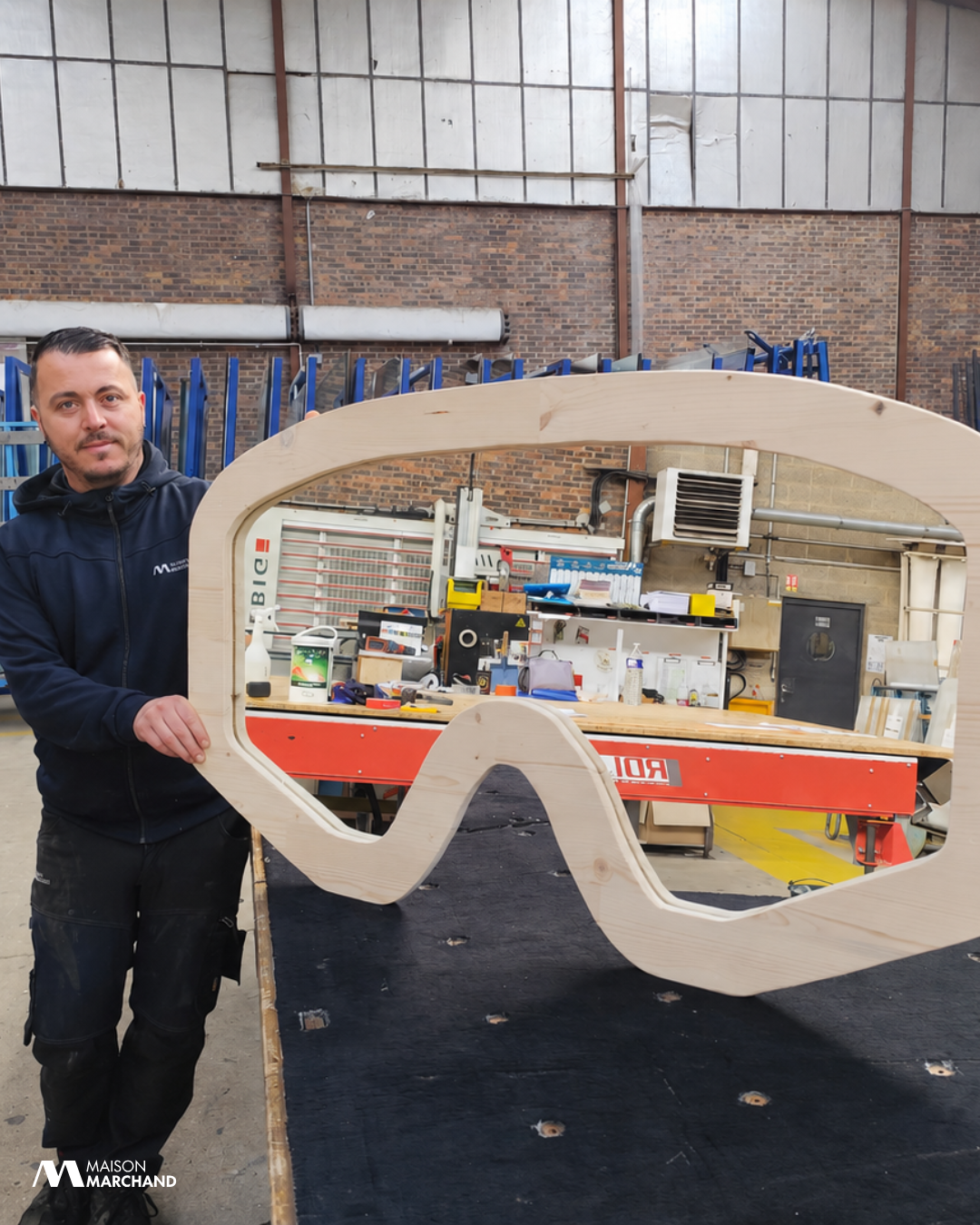 Création d’un miroir décoratif sur mesure en forme de lunette de ski à Dieppe