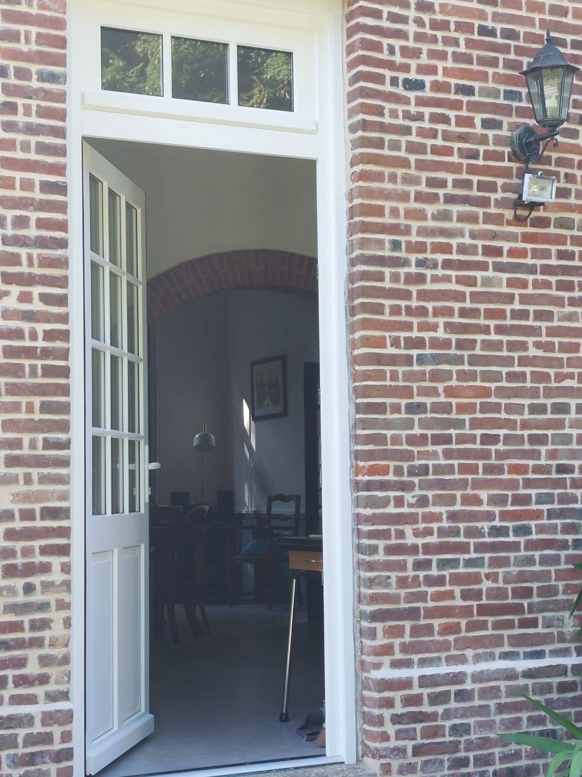 Pose de porte d’entrée : du style traditionnel au design moderne à Dieppe, Bois-Guillaume et Saint-Valery-en-Caux