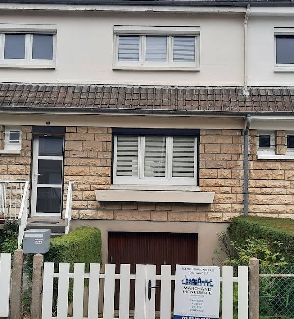 Pose d'une porte d'entrée en PVC sur-mesure et personnalisé à Rouen 76000