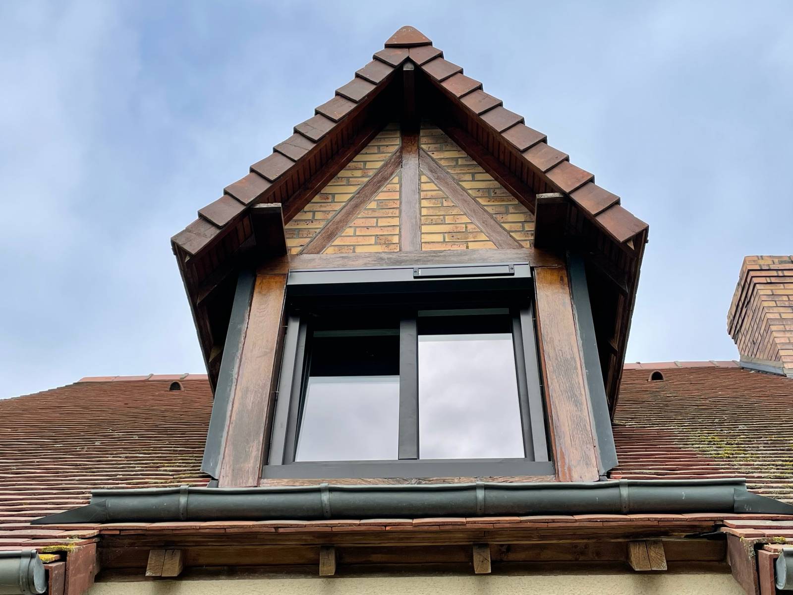 Pose de volets roulants solaires en aluminium à Étoutteville proche d'Yvetot 76