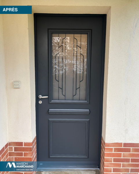 Pose d’une porte d’entrée en aluminium à Bois-Guillaume : une réalisation signée Maison Marchand